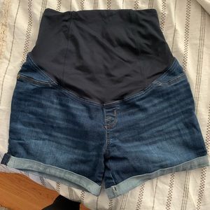 Maternity jean shorts- size 26